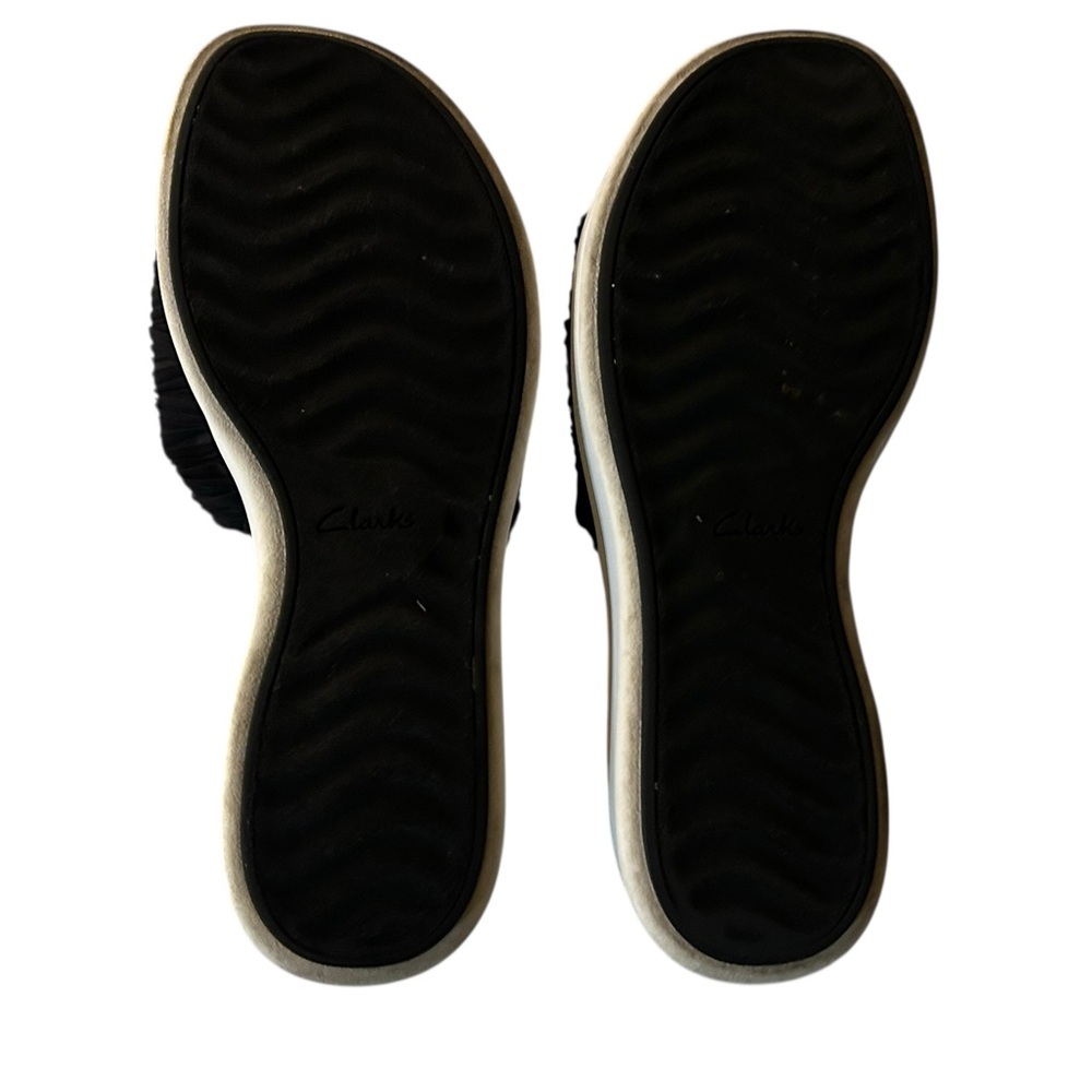 Clarks Women's Black Slide Sandals Size 8M - Picture 3 of 4